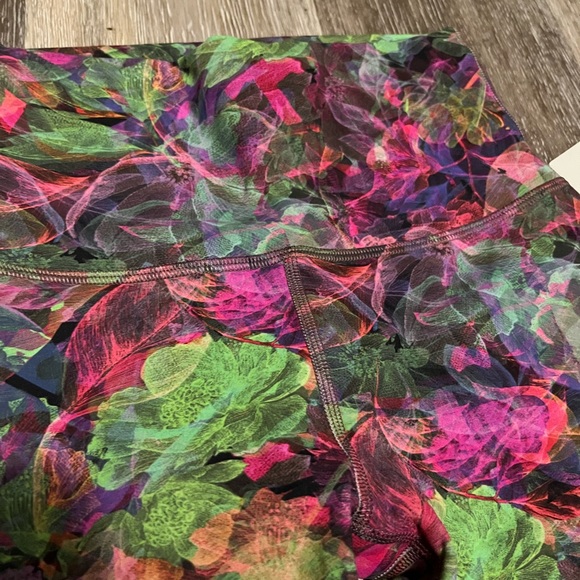 Lululemon pants - Picture 3 of 4